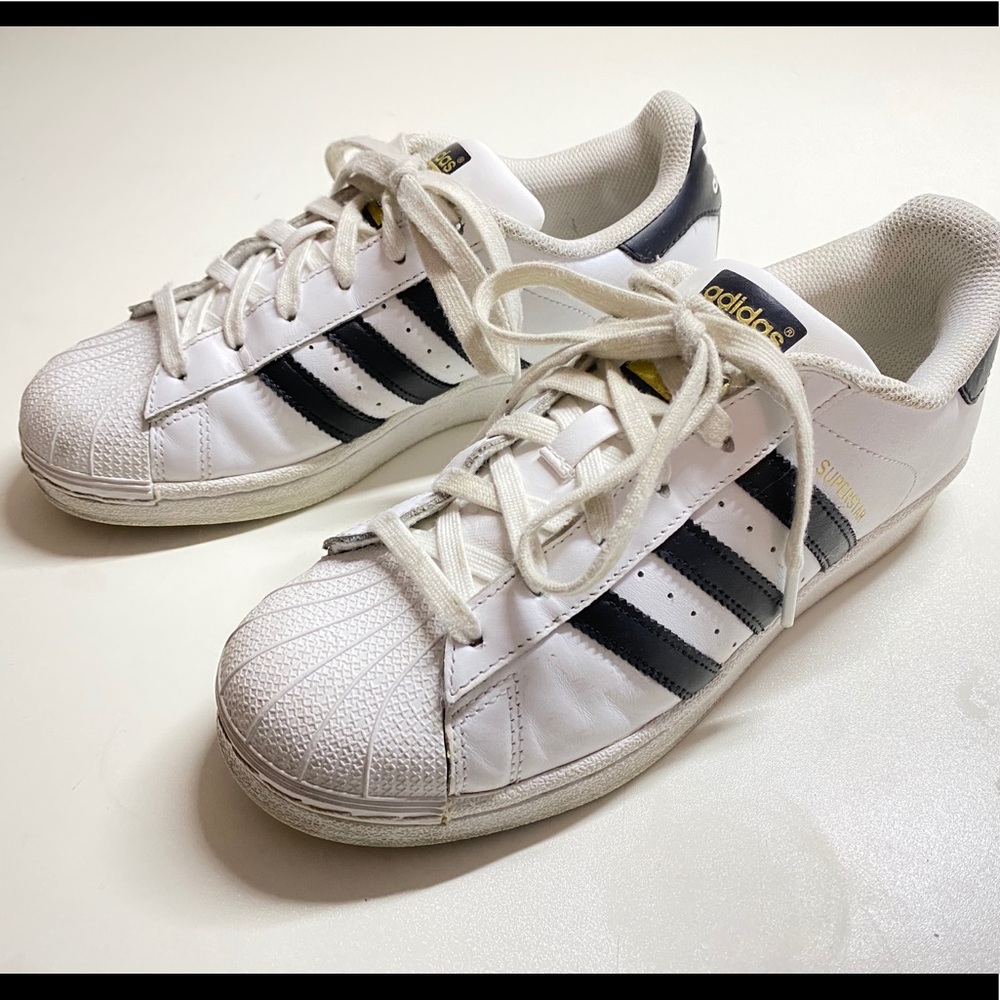 Adidas Superstar Shoes Sneakers ! Women’s size 7